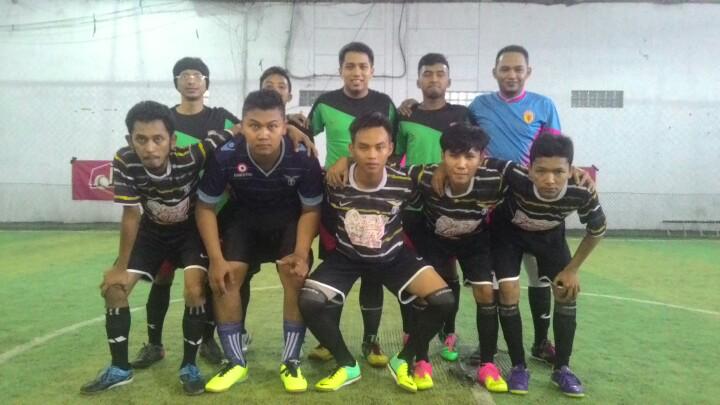 ForKAS_Solo's tweet photo. @LI_SoloRAYA vs @UtdIndonesiaSLO #LapanganB #FFSL2015 http://t.co/Pf76ix48uX