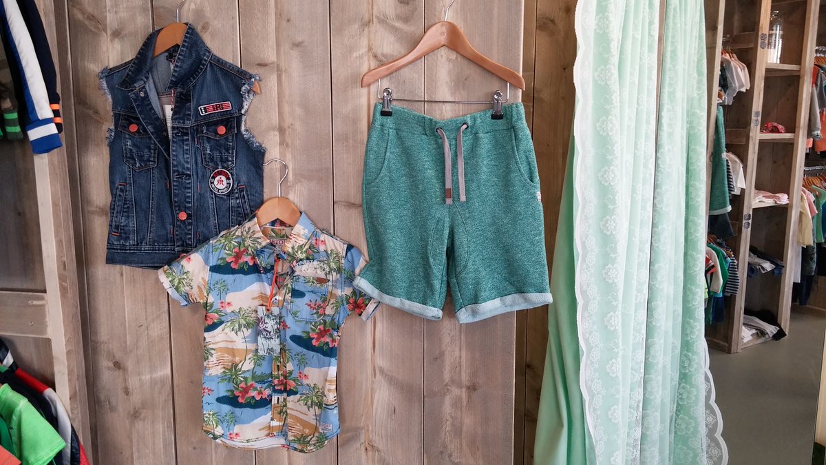 Vrijdagavond 24 april van 18.00 tot 21.30 uur #Retour #Sample #sale bij #Soeteliefs in #Rosmalen. Mt 116 t/m 134.