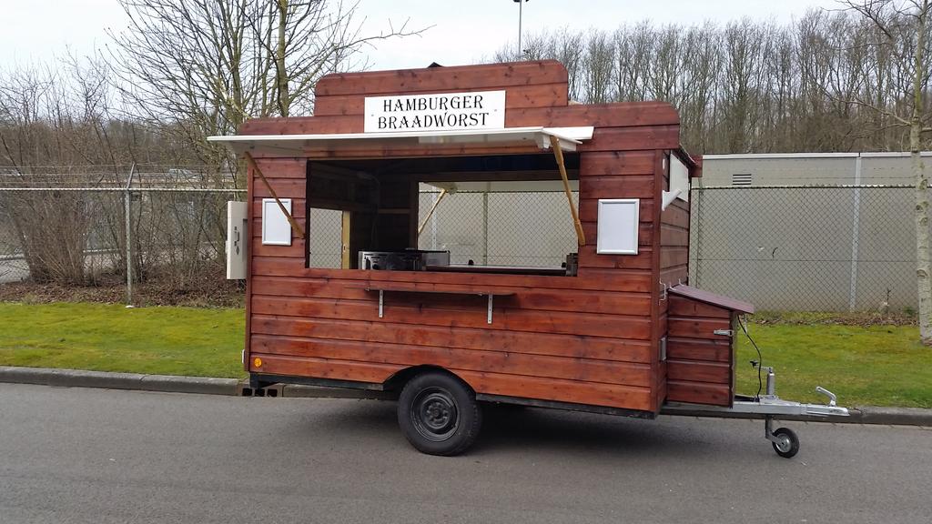 Gezocht
Sloopcaravan om er weer een leuk karretje van te bouwen voor onze foodtruckcatering.