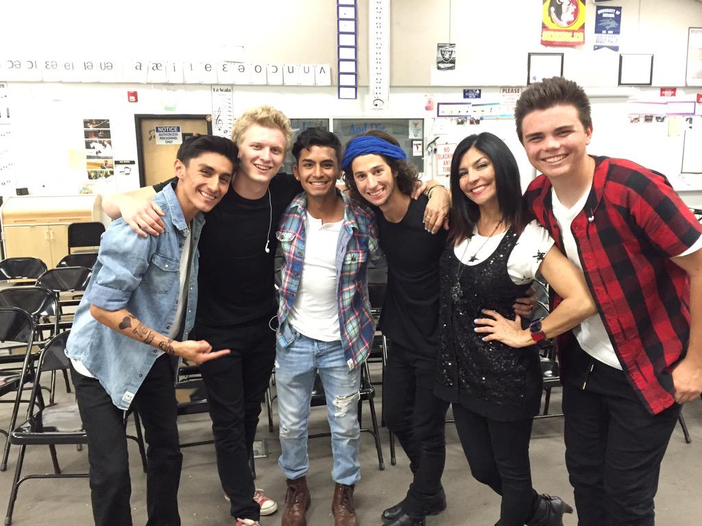 theskyhadababy's tweet photo. Fun fact bolton was wanting a picture with us more then anything.
#wereall๐ฅ
#wrongdirection http://t.co/IMLTfjcC7y
