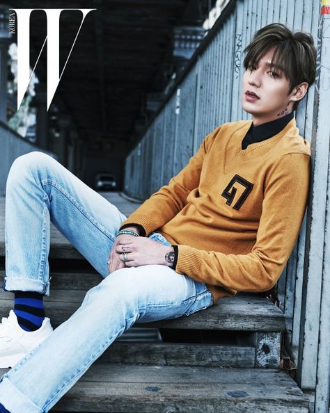 TheDramaKorea's tweet photo. Ketika Lee Min Ho tatoan. Tatonya dapet dari chiki-chikian. http://t.co/Bcq9vX40bT