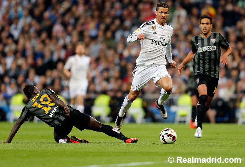realmadriden's tweet photo. Some photos of yesterday's match against Málaga... #HalaMadrid http://t.co/XIUbTm7oiP