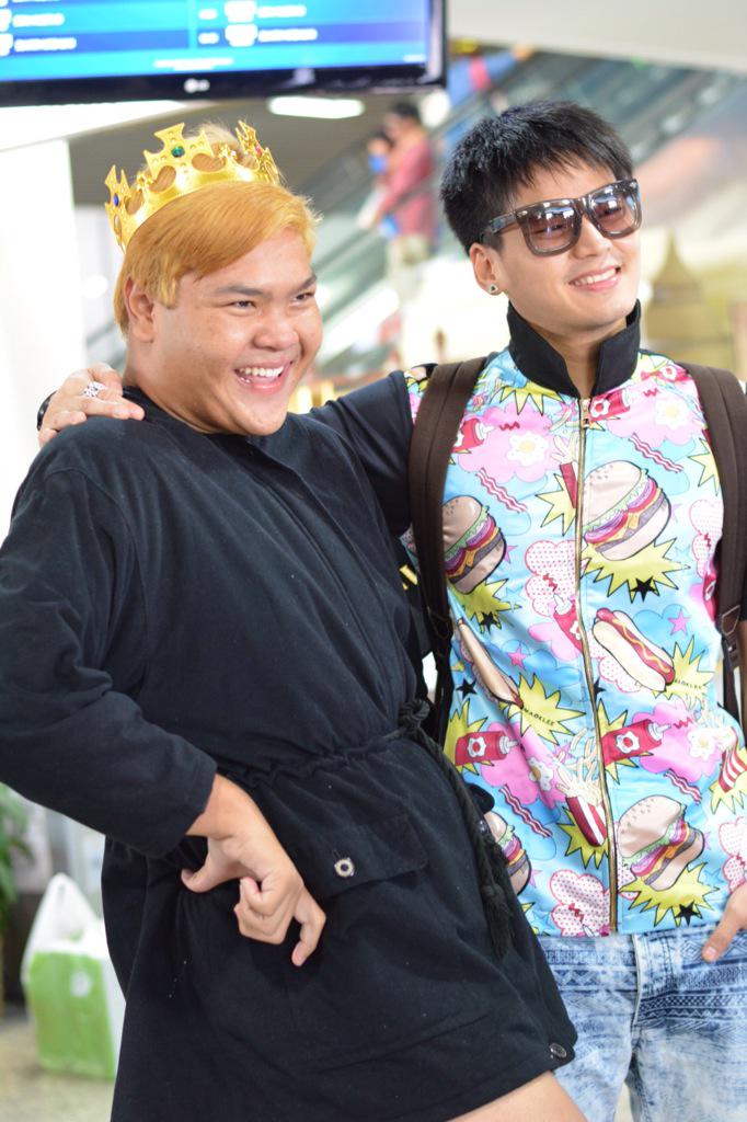 Pietuna_IPH's tweet photo. "@arther4822: #princessofdance ฝากค่ะ😉 http://t.co/6W0W74D7f0"นางมีมงด้วย สมฉายาเจอาหญิงจริงๆ