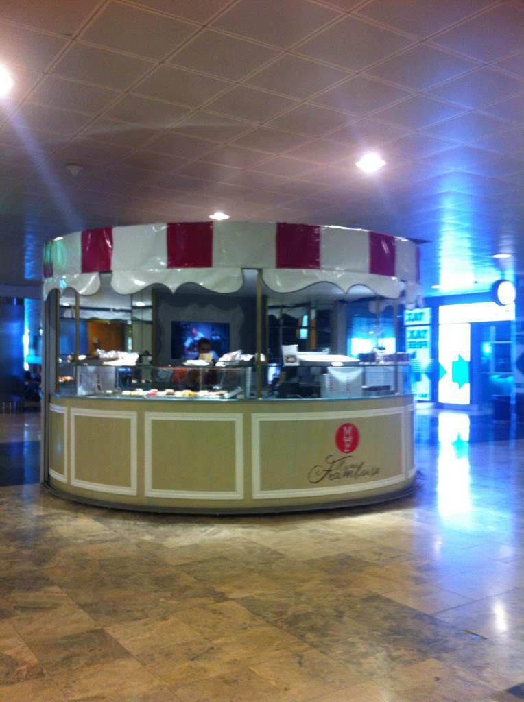 PastryRev's tweet photo. Parada técnica antes de volar a NYC en el nuevo @MamaFramboise del aeropuerto de Madrid #tripinprogress http://t.co/91IuKysdKr