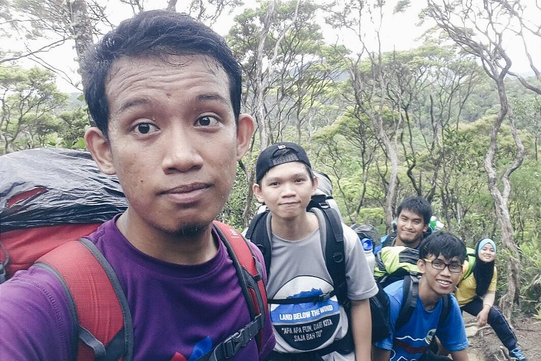 syukrisaridih's tweet photo. Terima kasih atas kenangan yang bermakna. Semoga ketemu semula. #PermasaUM #errpum
Lokasi: CBL, Dungun, Terengganu http://t.co/AHTmU2szJG