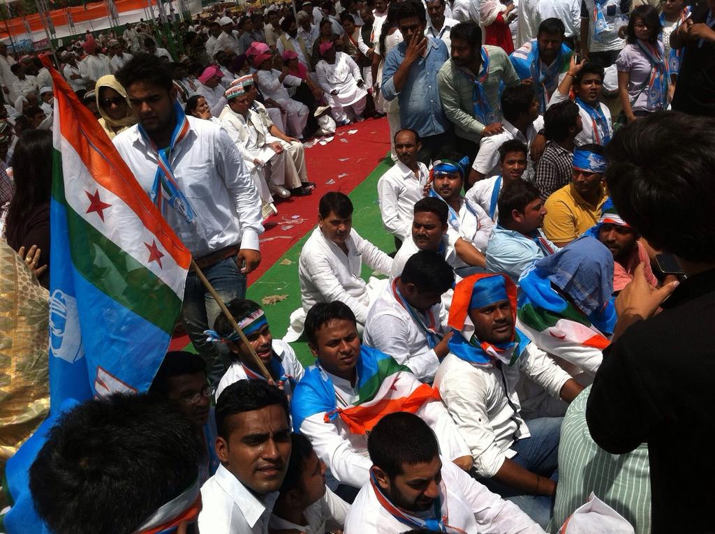 KumarNaveen_'s tweet photo. #NSUITeam किसान मजदूर रैली के दौरान।
#KisaanVirodhiNarendraModi
@nsui @rojimjohn @HasibaAmin @AngellicAribam http://t.co/lmZ0VDvnV6