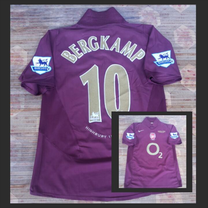 CabinetsJersey's tweet photo. #LCJ1
Arsenal H 05/06
Bergkamp #10
L (74x55)
Nns, patch, sponsor all remake http://t.co/qn1xSqMRB8