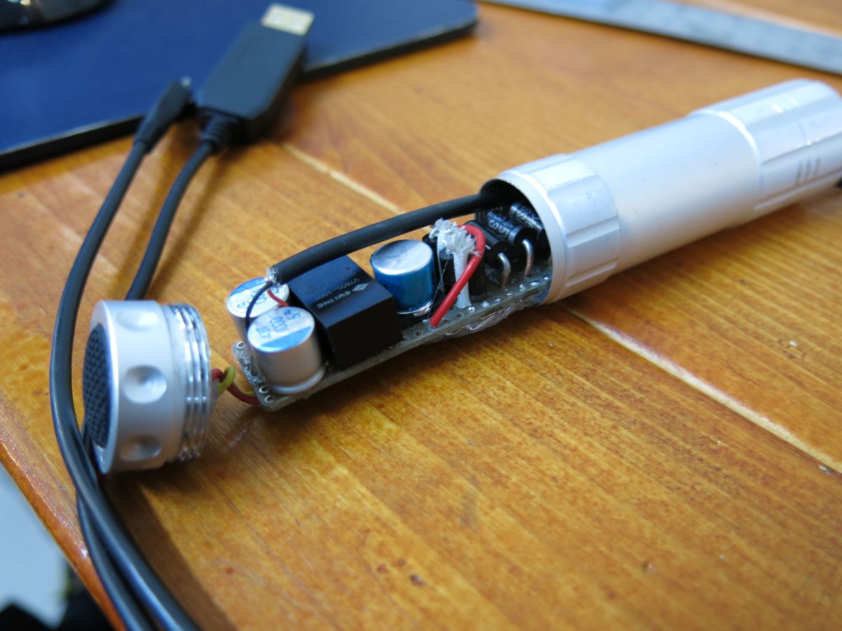 海老印 Twitterren 怪しげなダイナモusb充電装置完成 防水ケースどうしよっかと考えていたところ 100均のledライトでいいじゃんと天の声ｗ スイッチも付いてくるしお得ですね Http T Co Gnxpqbn965