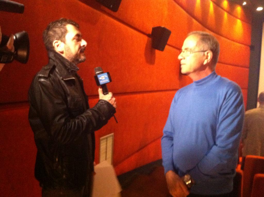 m_iandolo's tweet photo. .@mimmodipaola intervistato da @TgrRai #Puglia e @TgNorba24 #Bari #cinemaGalleria #adesso #news #Puglia2020 http://t.co/sCrfmZUIlv