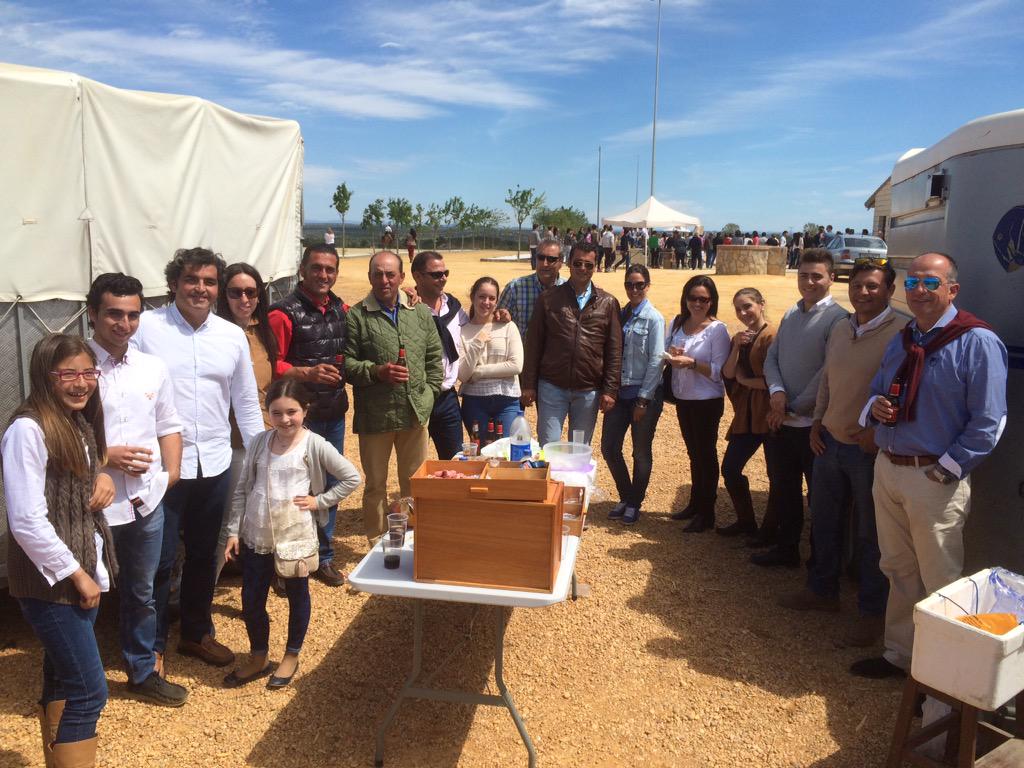 Juan Manuel Cadena (@jmcadenaledesma) on Twitter photo Rato de convivencia con gente genial y apasionada del #Caballo.
<a href="/sanbartolome/">Ayto. San Bartolomé</a> <a href="/_DomaVaquera/">Doma vaquera.</a> <a href="/LaVaquera/">Doma Vaquera</a> Rato de convivencia con gente genial y apasionada del #Caballo.
<a href="/sanbartolome/">Ayto. San Bartolomé</a> <a href="/_DomaVaquera/">Doma vaquera.</a> <a href="/LaVaquera/">Doma Vaquera</a>