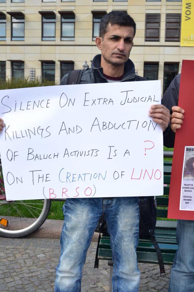 SherM_BRP's tweet photo. Activists demanded to the US to end every kind of financial &amp; military aid to Pakistan as it use them against Baloch http://t.co/xLmcrmg3sl
