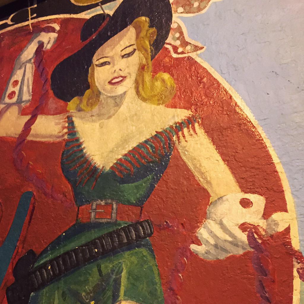 JAZintown's tweet photo. a woman's touch: think fresh #yes #clfsyd #lookingup #surryhills #sydney #walkhome @cherchezlafemmo http://t.co/E2XOUcP9Aw