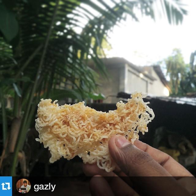 dialoglk's tweet photo. #Repost @gazly: Ask me baby! #AskMe #DialogAvurudu #NewYear #Aasmi #AvuruduFood #Avurudu #… http://t.co/ipIuItKbqh http://t.co/QUkXhygeMu