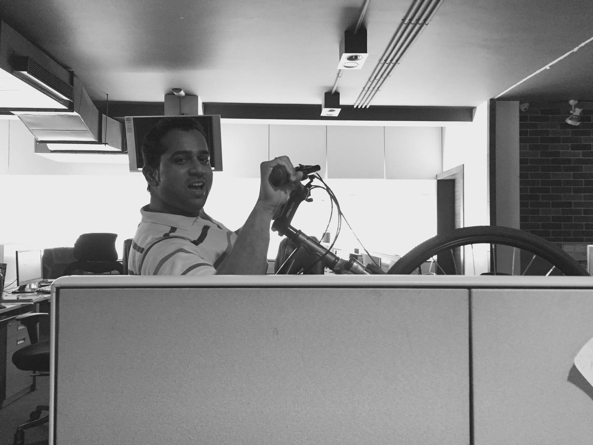 Abhay_V's tweet photo. “@EvoIndiaMag: You just can’t keep @Abhay_V down. #firefox #pedalpower #uponone #eksemerakyahoga #swag #kadak http://t.co/j35XVQUT4n” 😂😂