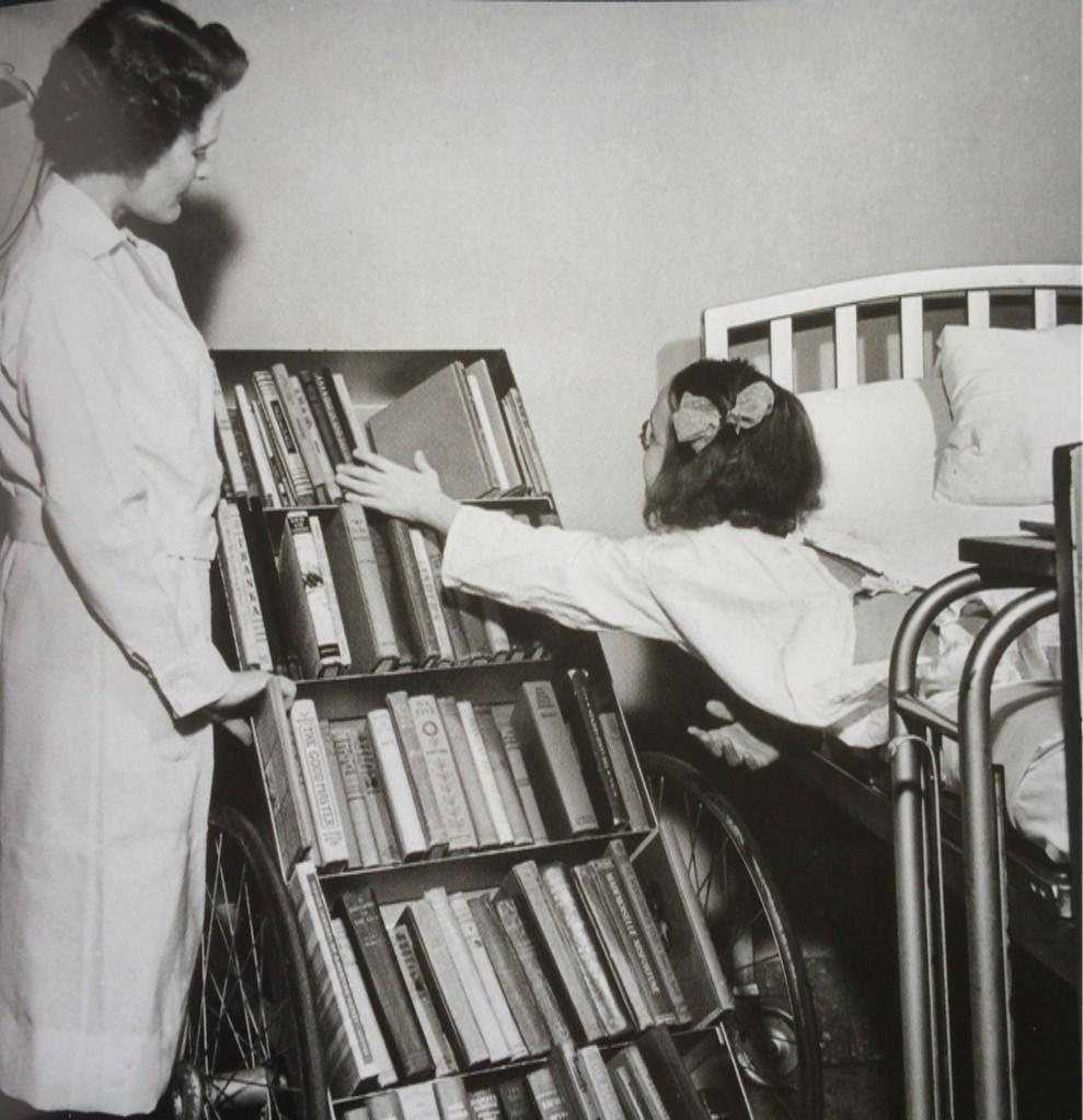 ReadWellUK's tweet photo. We love this! RT @sdowdtrust 1940's US version of @ReadWellUK From lovely book #ImprobableLibraries http://t.co/5QMRgETIiO