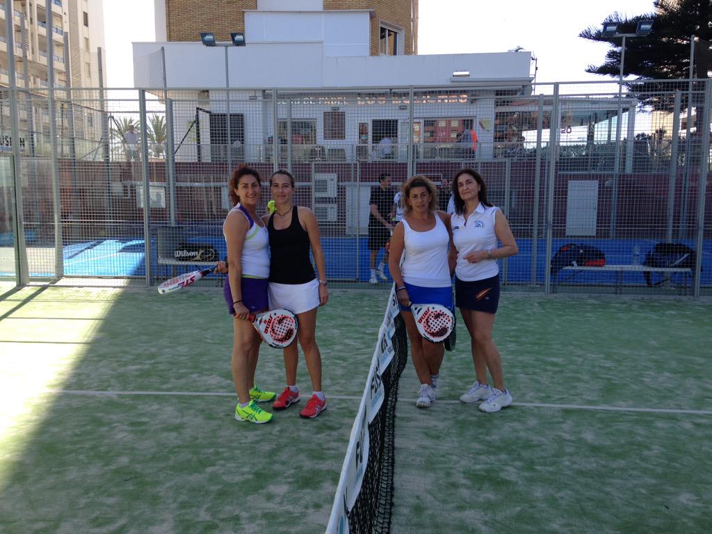 Bonita mañana de domingo, te vienes a jugar al #padel? #disfrutareldia #costadelsol #familia