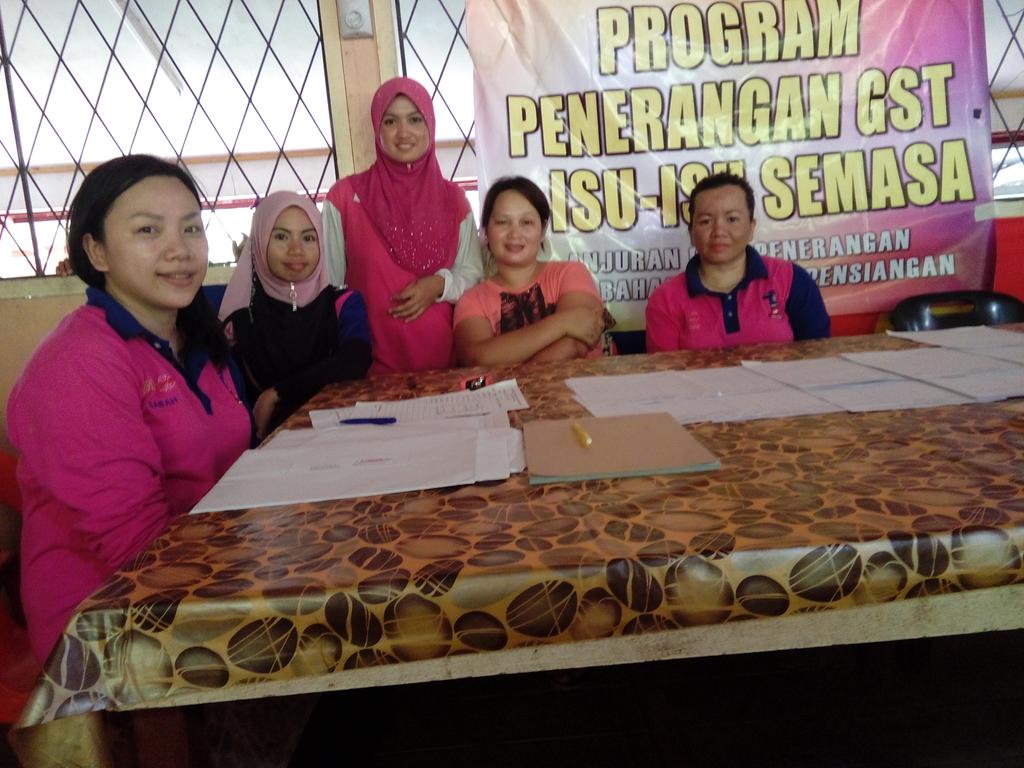odusiambah's tweet photo. Perasmian mesyuarat cawangan UMNO berkelompok Kg.Pagalungan Pensiangan. http://t.co/S5VA7mbAMZ