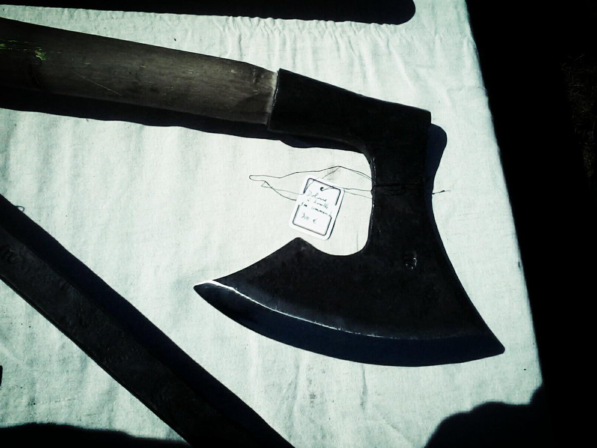 GBboisvert's tweet photo. A @MartinClaudel axe @HistoryVikings http://t.co/YYc7gbMg52