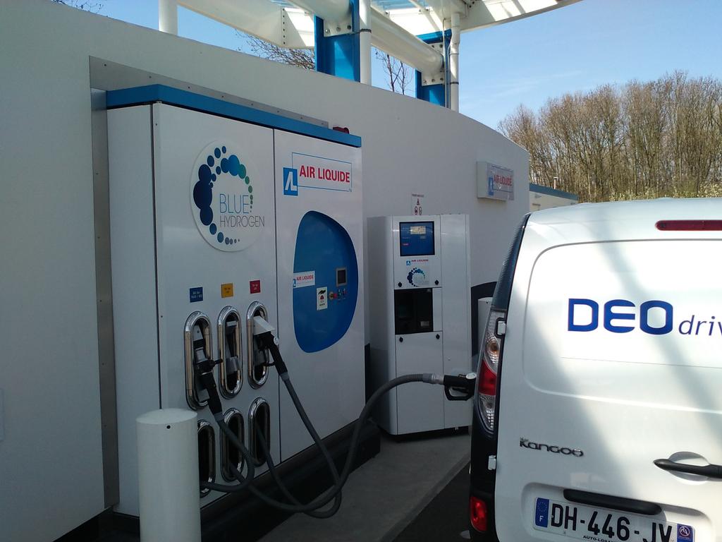 MarcusRolloos's tweet photo. Vandaag vertrekt #FCEV #waterstof #Hykangoo van @DEOdrive uit @gem_oegstgeest terug naar Frankrijk @GemeenteLeiden http://t.co/eYuwYSfPsy