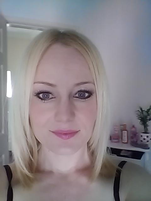 Helena_France's tweet photo. Wedding make-up http://t.co/U7WtzQjE0X