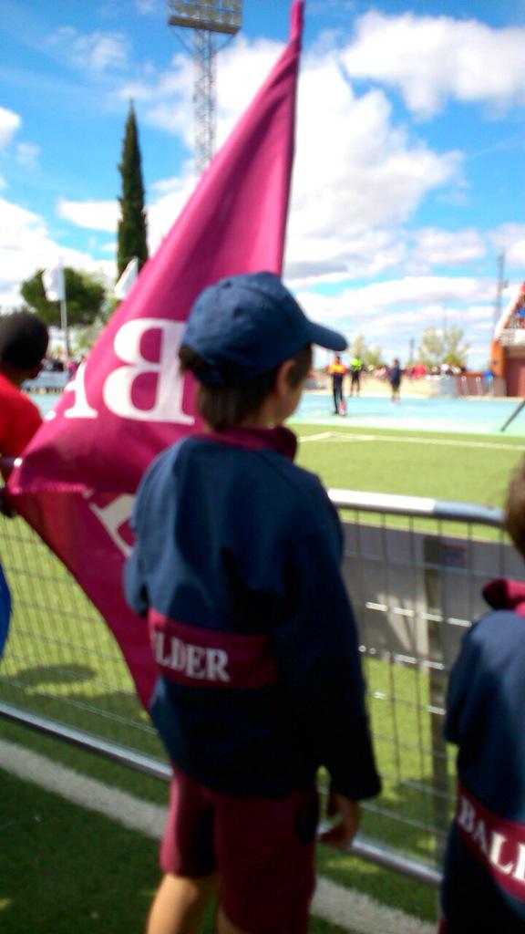 ColegioBalder's tweet photo. Gran día en las #olimpiadasEscolaresLasRozas http://t.co/2NDHYLo1uU