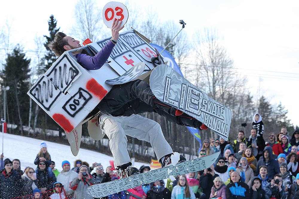 GazetaRu's tweet image. ФОТОРЕПОРТАЖ. Аква-шоу на горнолыжном курорте «Снежный»
gazeta.ru/social/photo/a…