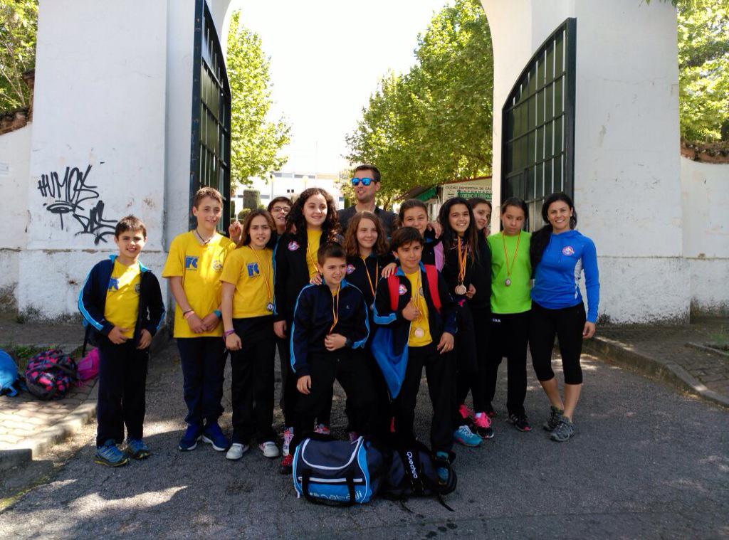 Club_Sos_Merida's tweet photo. Tres 🏆de nuestros deportistas en las primeras posiciones del podiums en infantiles
@rafaespamores #NaiaraFeu #M*Elena http://t.co/4SSoGNNR2N