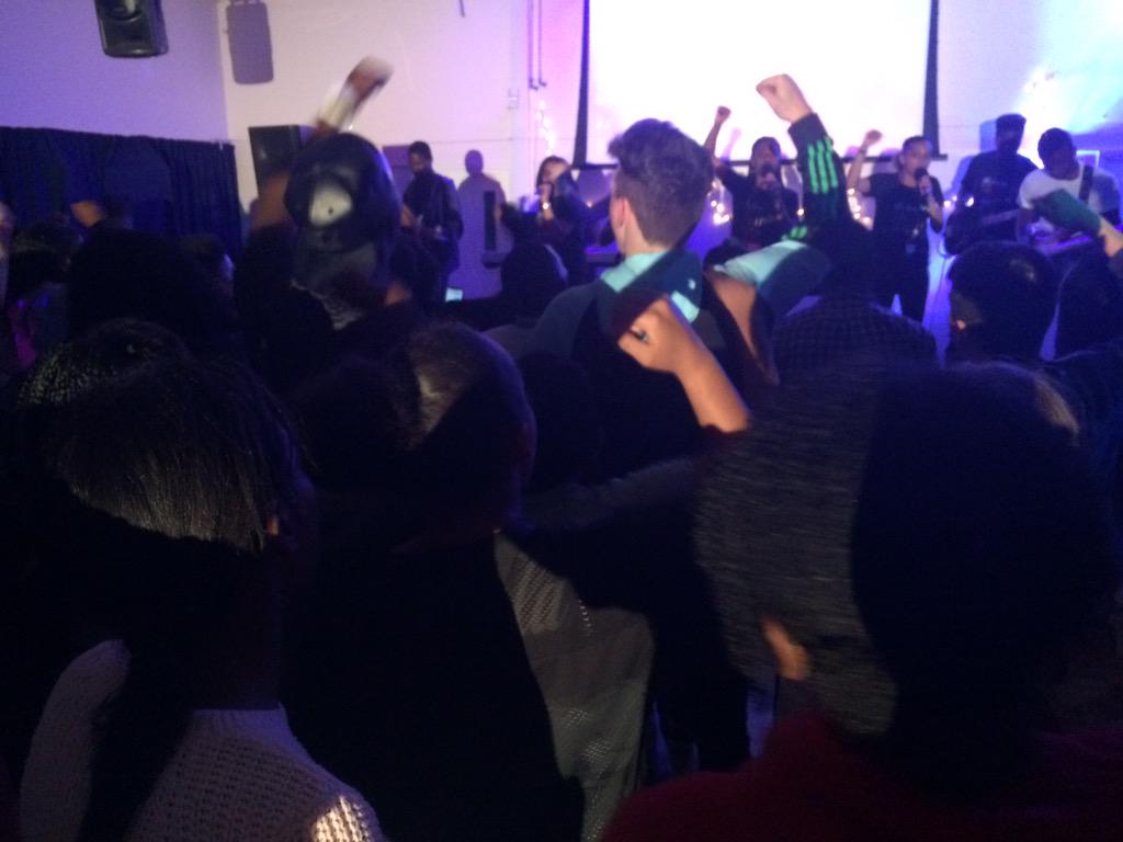 DUAHABLE's tweet photo. What an amazing last few days!!! @_DanWatson and @mark73rdtrust bringing Gods presence and power! #waved2015 http://t.co/7I25H5nI6n