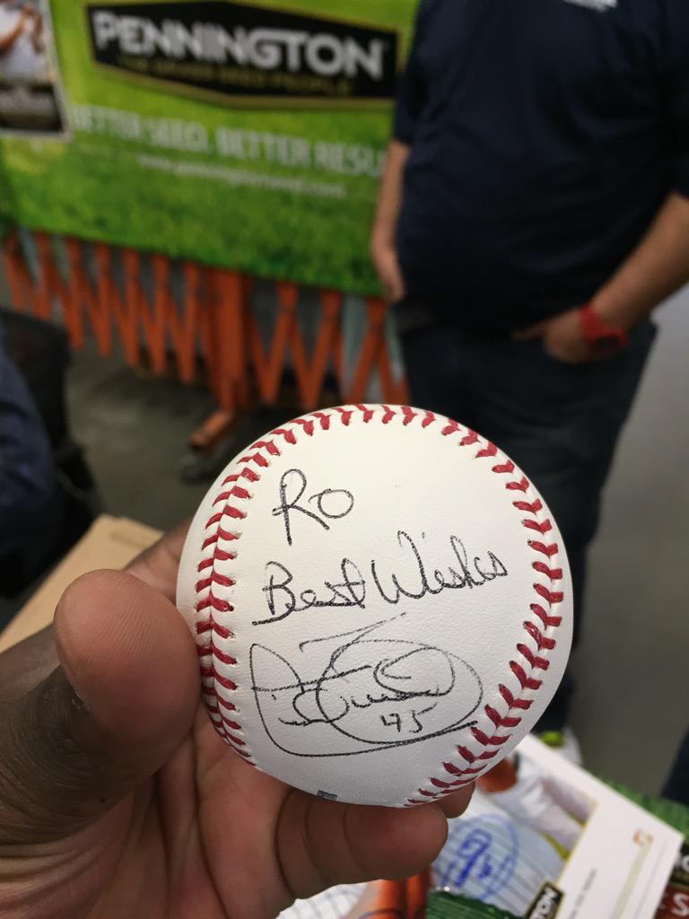 StanleyLabady's tweet photo. Burgers, Dogs for all customers! Mr Fielder is in the building! @nyyroro here's your own personalized autograph.😉 http://t.co/f9HGgFsn8a