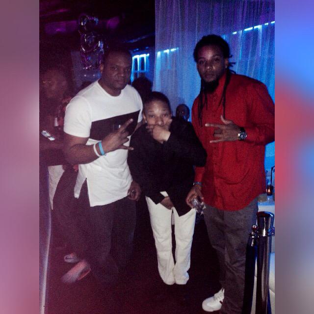 Gametime_ENT's tweet photo. #LatePost #VIP 
Coolin w/ @Sir_FlyGuy_Illi &amp; #MithaThaBoss 👌🏾

@official_illite #iLLitePromos #SolidCircleENT http://t.co/8efsvI2ruW