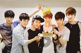 HAPPY BIRTHDAY LU HAN~~~!!! <3 <3 <3 (sorry if old pic XDD) 