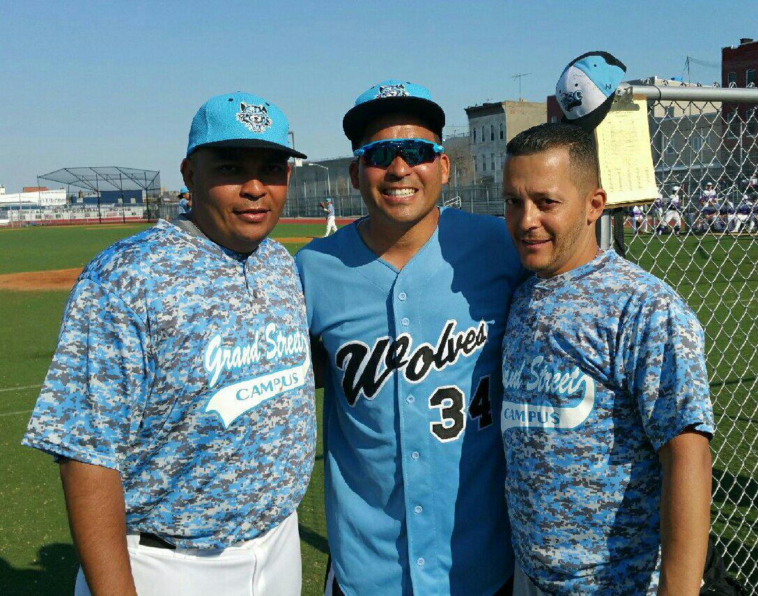 metroBASEBALL's tweet photo. Grt spending time w/ the Martinez brothers @GSC_Baseball, profiled w/ @DBetances50 in our May issue! #ASpecialFamily http://t.co/RGTujuoQZ7