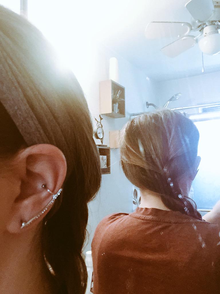 AutumnBands's tweet photo. Happy Sunday! Woke up late for church? Get an #AutumnBand for a quick hairstyle!  That's what @AprilLee7 did! http://t.co/VG1GKWNmyw