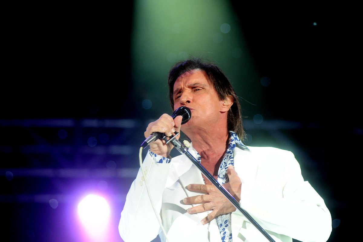 Roberto Carlos Palmeiras : Roberto Carlos comemora ...