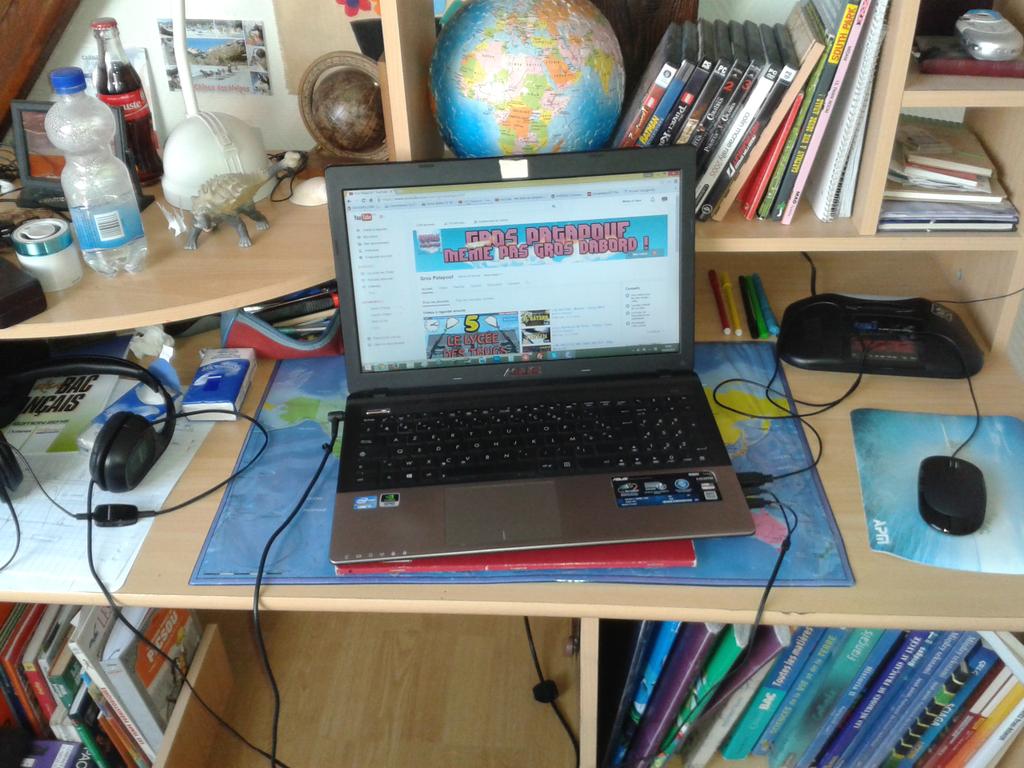 GrosPatapoufYTB's tweet photo. Mon setup de malade au passage. #VDM http://t.co/GMq3dymced