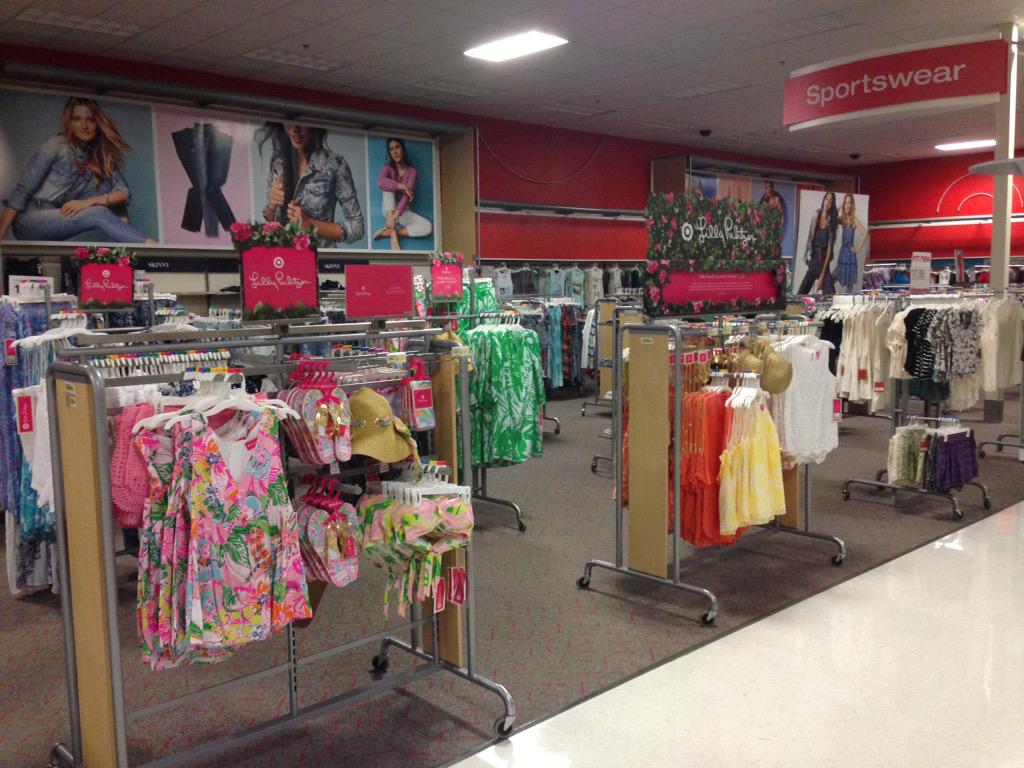 Four points ready to go for Lilly Pulitzer! #LillyforTarget @crowderabby1 <a href="/ConnieDroge/">Connie Droge</a> <a href="/chenga423/">Audrey Cheng</a>