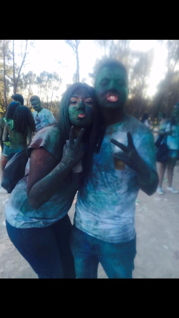 karpinFM's tweet photo. Día inmejorable con los más mejorsillos 🙌😁🍻🍻 #holidayfestival http://t.co/IwAXBlEwzY