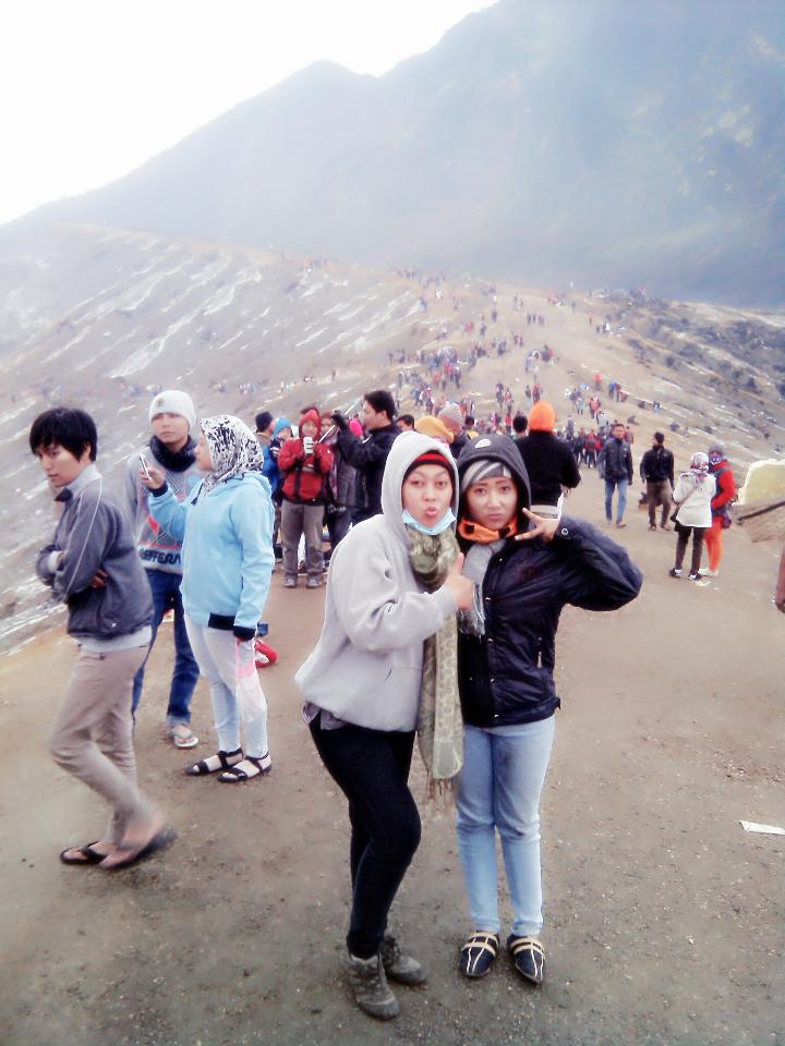 agusuma83's tweet photo. Ayah....tdur.nnton tV sendrian http://t.co/CFJ7xfCnS1