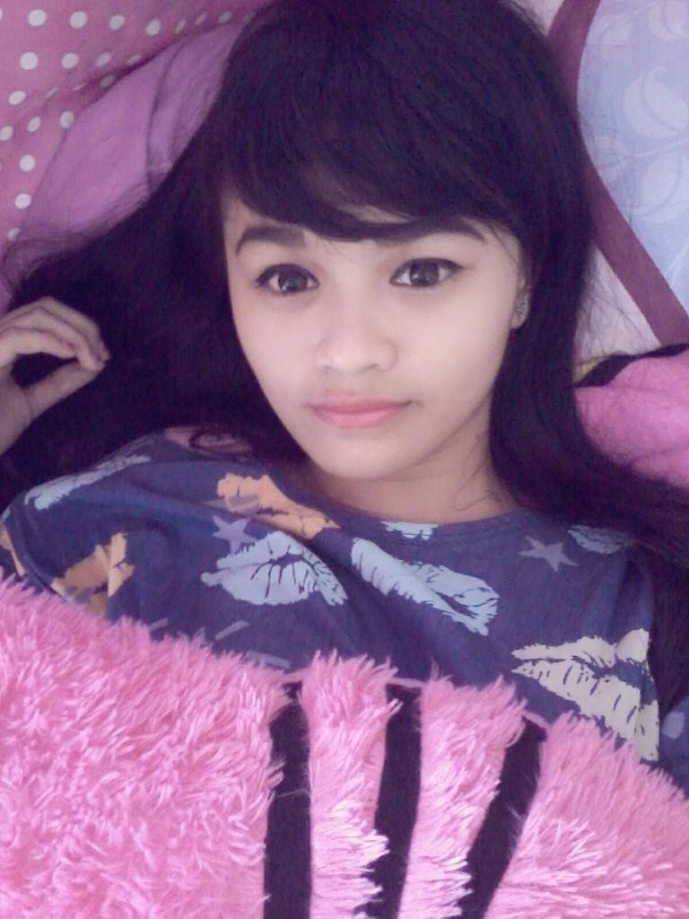 RidwanGiday's tweet photo. My wife ♡ http://t.co/w1rzGDxPvY