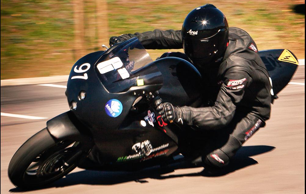 FEtechnology's tweet image. Knee to the ground at today's photo shot . The new website will be online soon!