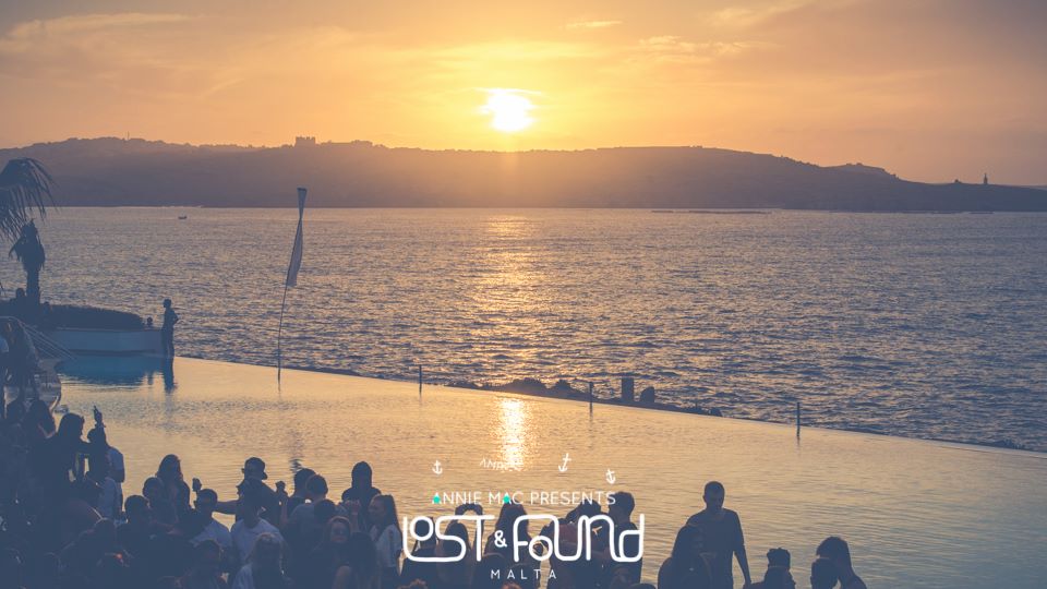 lostandfoundfes's tweet photo. Beautiful sunset at Cafe Del Mar... 🌞 http://t.co/aU2RnLeniL
