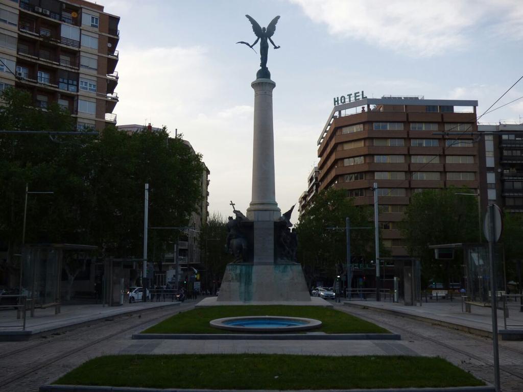 jaenparadise's tweet photo. ¡Nos siguen llegando vuestras fotos! Esta vez de la Plaza de las Batallas. ¡Increíble! Su autor es: @Karin_skyblue http://t.co/8uwe9uDkDr