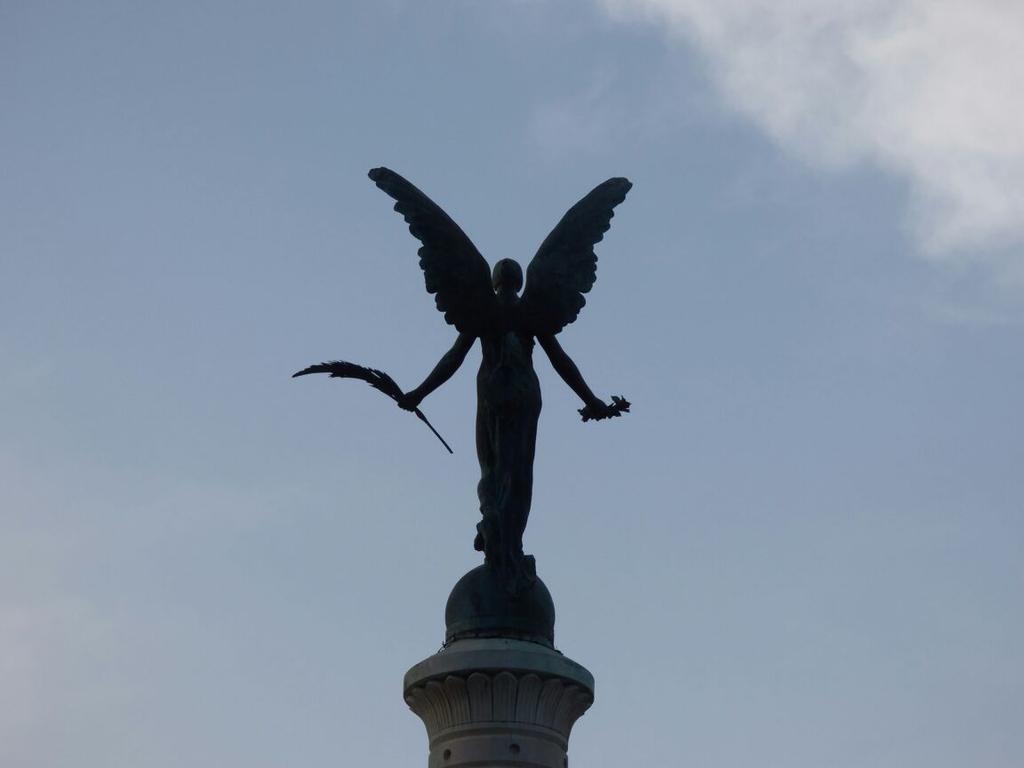 ¡Nos siguen llegando vuestras fotos! Esta vez de la Plaza de las Batallas. ¡Increíble! Su autor es: <a href="/Karin_skyblue/">Karin_skyblue ✌️</a>