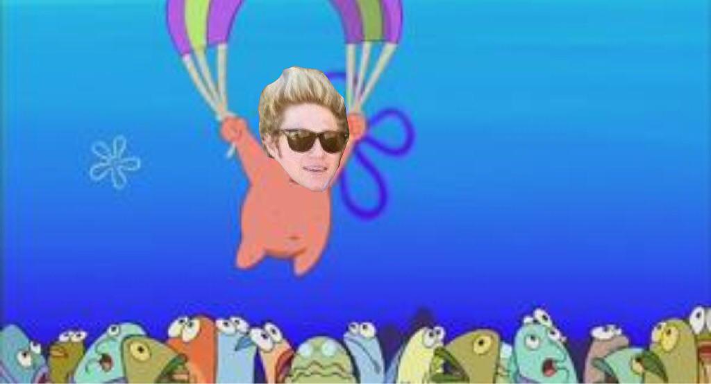 obelusblue's tweet photo. niall arriving at the match like http://t.co/SAf8ERV6Ut
