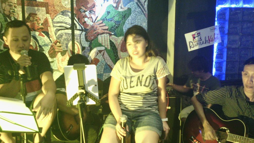 RumahKafe_WiFi's tweet photo. Live tonight..come join http://t.co/anrq5N0JG7