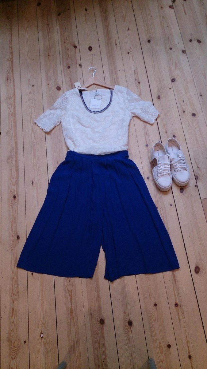 CuckooClothing's tweet photo. work the collettes with a trendy platform shoe and bold accesories #cuckooclothing #boldblues http://t.co/2oBvs4mChB
