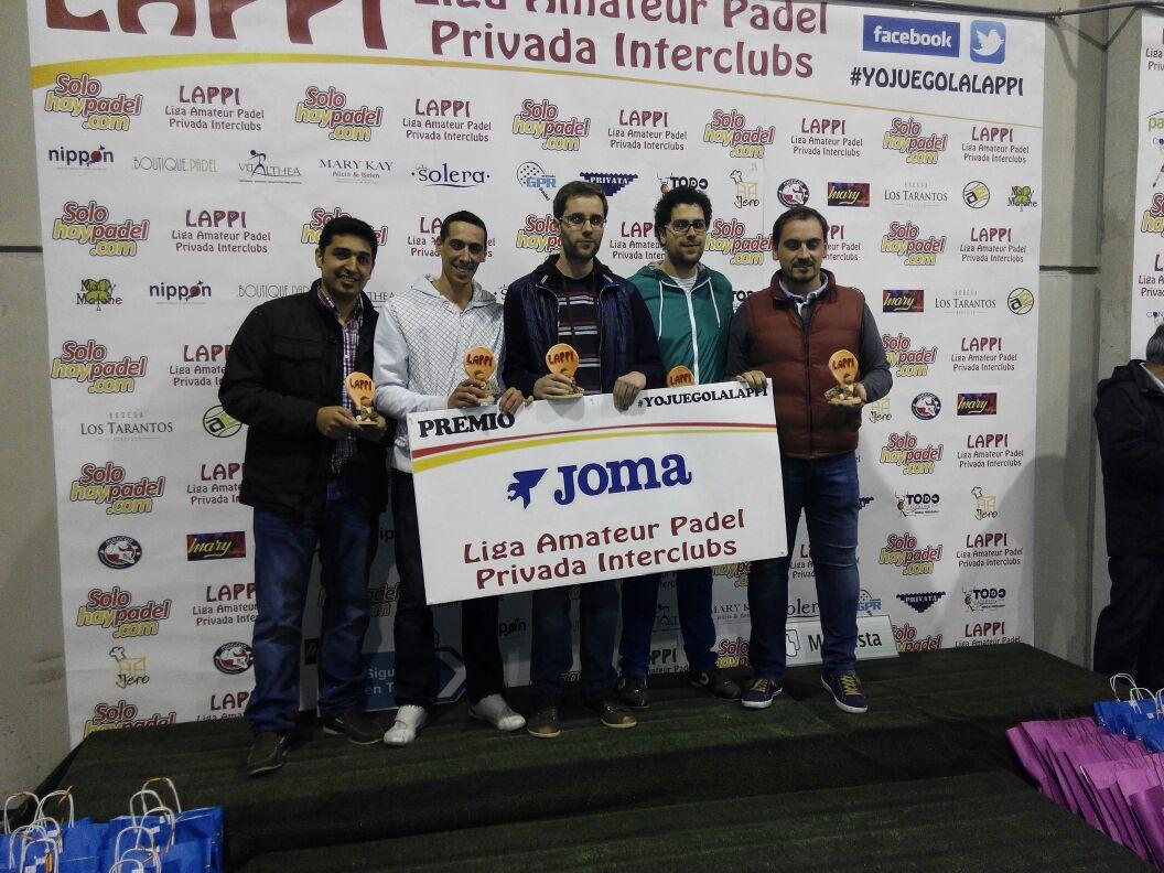 hsordo's tweet photo. En la entrega de premios de la I edición de la LAPPI con medio equipo Centro de Estudios RqueR http://t.co/usrRmX4kh8