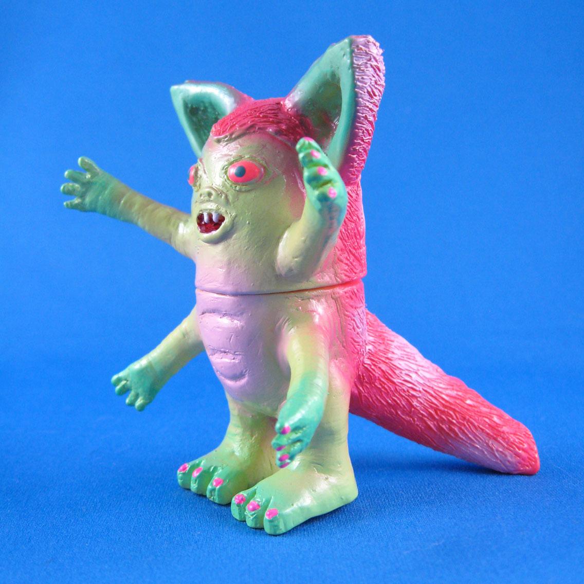 GrumbleToy's tweet photo. A few of our toys are part of the Figure8 group show at FOE Gallery (@foeinnoho)  until may 3 http://t.co/DCCqoIcJZq http://t.co/wUNsdQD52B