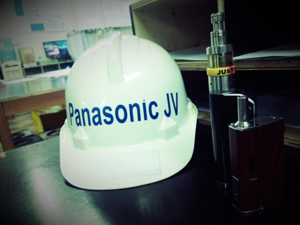 MuhdRafiz's tweet photo. vape on before start your day #vape #vapelife #egrip #ipvmini2 #lemodrop #eleaf #panasonicjv #panahomemalaysia http://t.co/Xr78YOdIxX