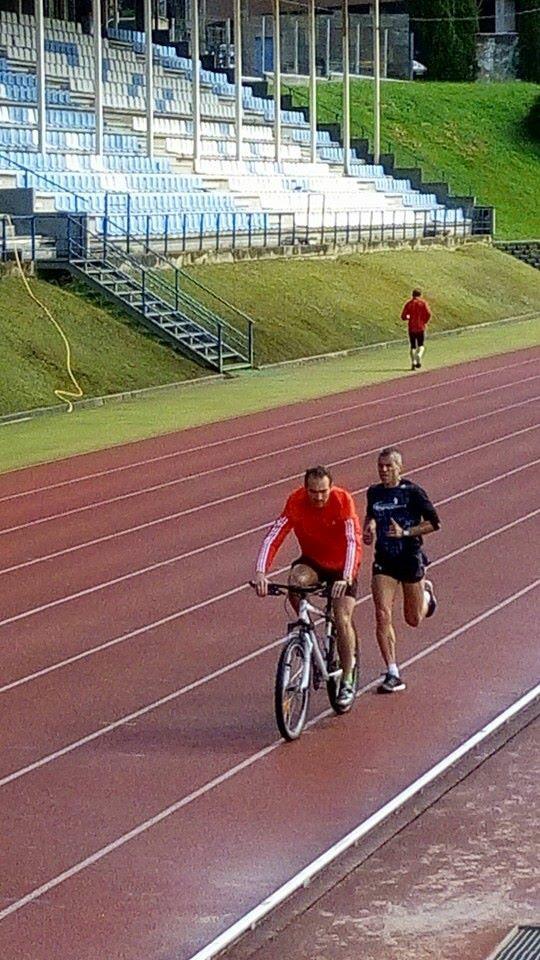 albertoslaso's tweet photo. Ultimas series #7dias @LondonMarathon gracias a @chuscastano @deporteschorco @asturagua @mepowerproducts http://t.co/5VbAVMWcdt
